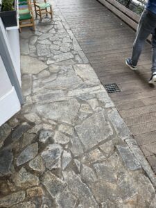 καθαρισμός πλακόστρωτου και ξύλινου δαπέδου